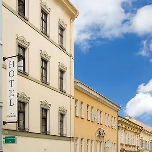 Hotel Columbo ***